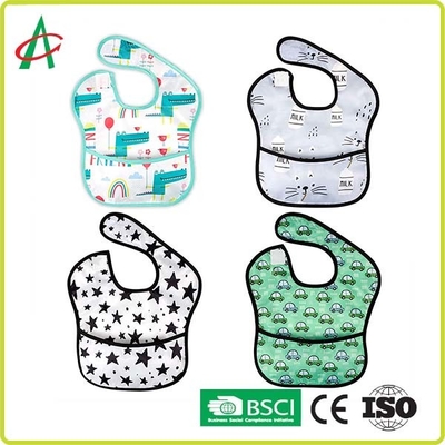 Bavoirs nouveau-nés imperméables réglables de bébé pour alimenter et manger