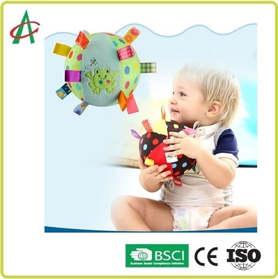 6 pouces de bébé de hochet de peluche, boule multicolore de hochet d'étiquette