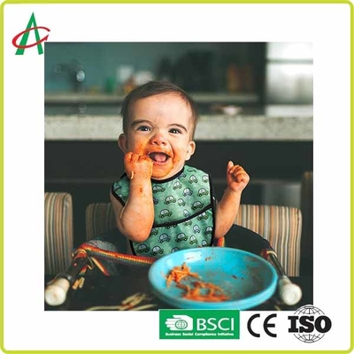 Bavoirs nouveau-nés imperméables réglables de bébé pour alimenter et manger