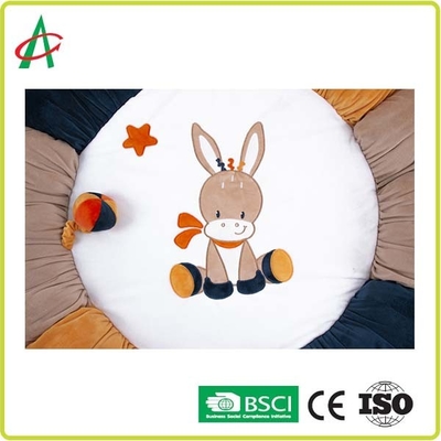Le gymnase libre AZOÏQUE de bébé de tissu de boa jouent des jouets de Mat With Mini Plush Animal